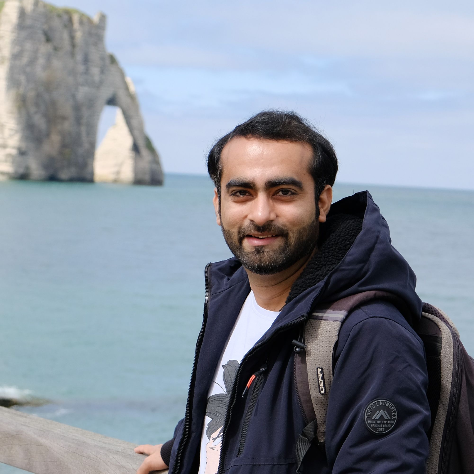 Dr. Ravi Devani