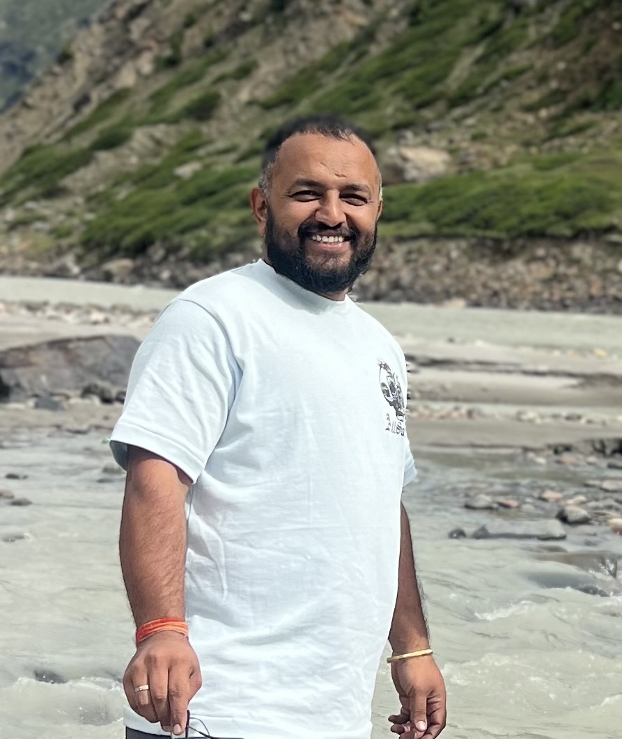 Dr. Ravineet Yadav